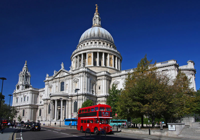 50 Touristy Things to Do in London 21 St. Paul's Cathedral