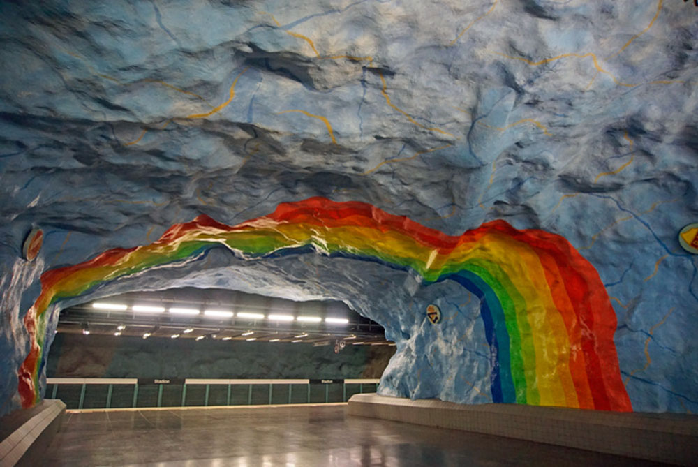 Stadion station rainbow art