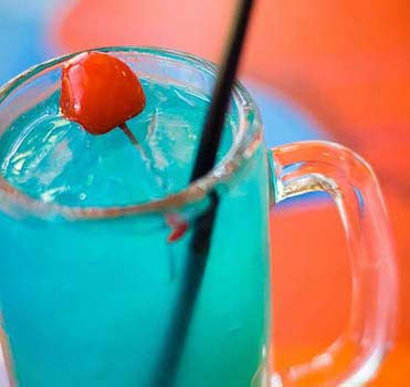 36 Best Beach Drinks to Order at All-Inclusive Resorts (+ Recipes!) 14 Blue Hawaiian