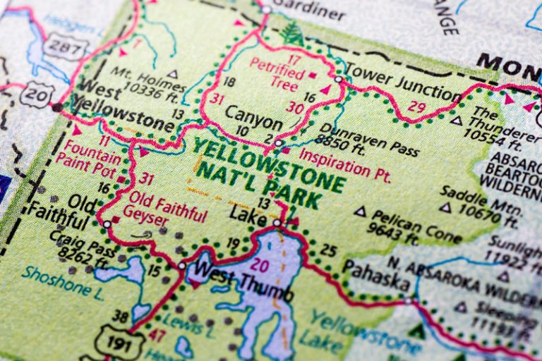 Ultimate Yellowstone National Park Itinerary & Guide (15 Days