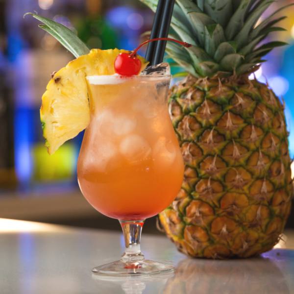 36 Best Beach Drinks to Order at All-Inclusive Resorts (+ Recipes!) 10 bahama mama cocktail