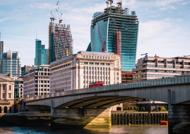 50 Touristy Things to Do in London 41 London Bridge