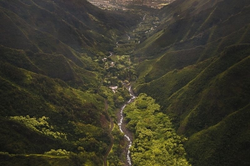 stream running in Iao Valley
