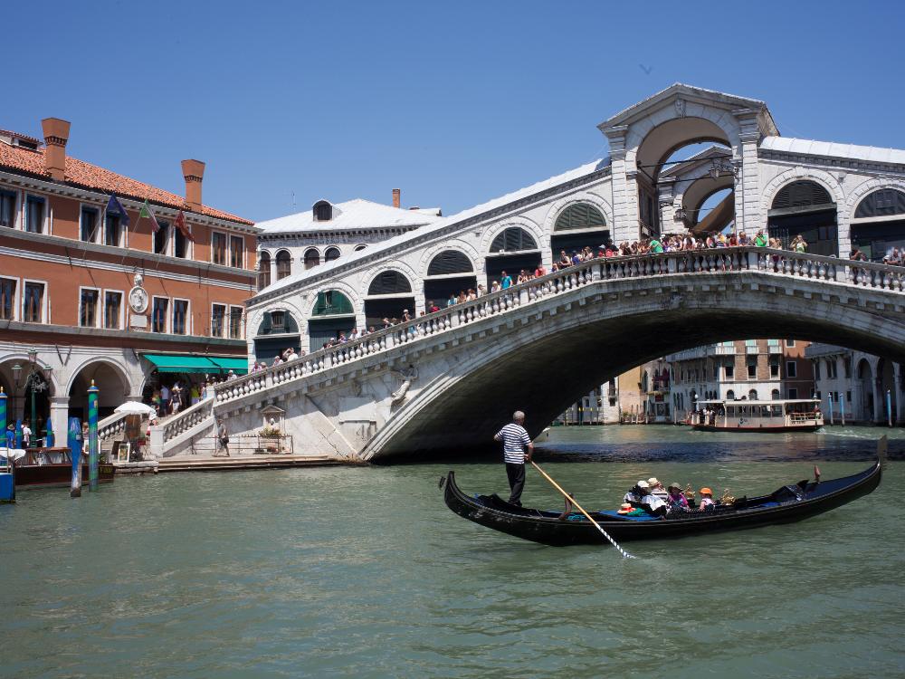 How Many Days to Spend in Venice, Italy 8 Rialto Bridge, Venice
