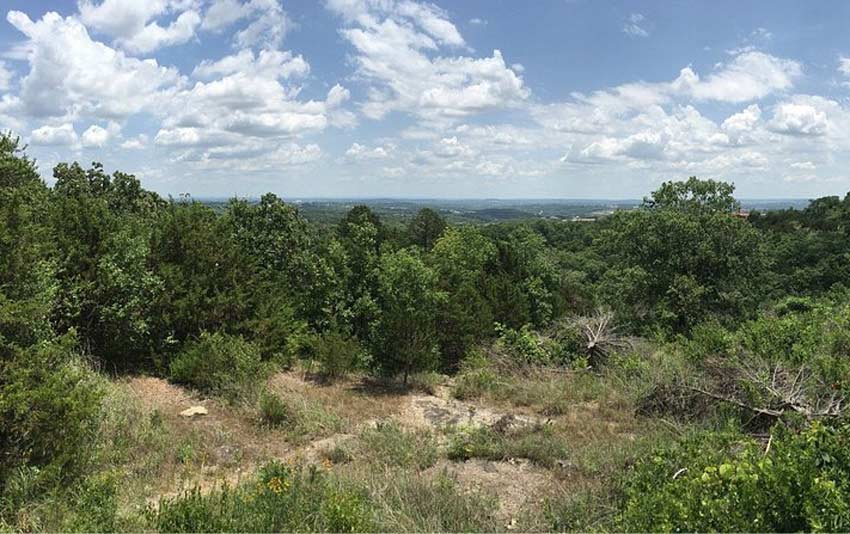 Best Hiking Trails to Explore Around Branson, Missouri in 2024 2 Ruth and Paul Henning Conservation Area