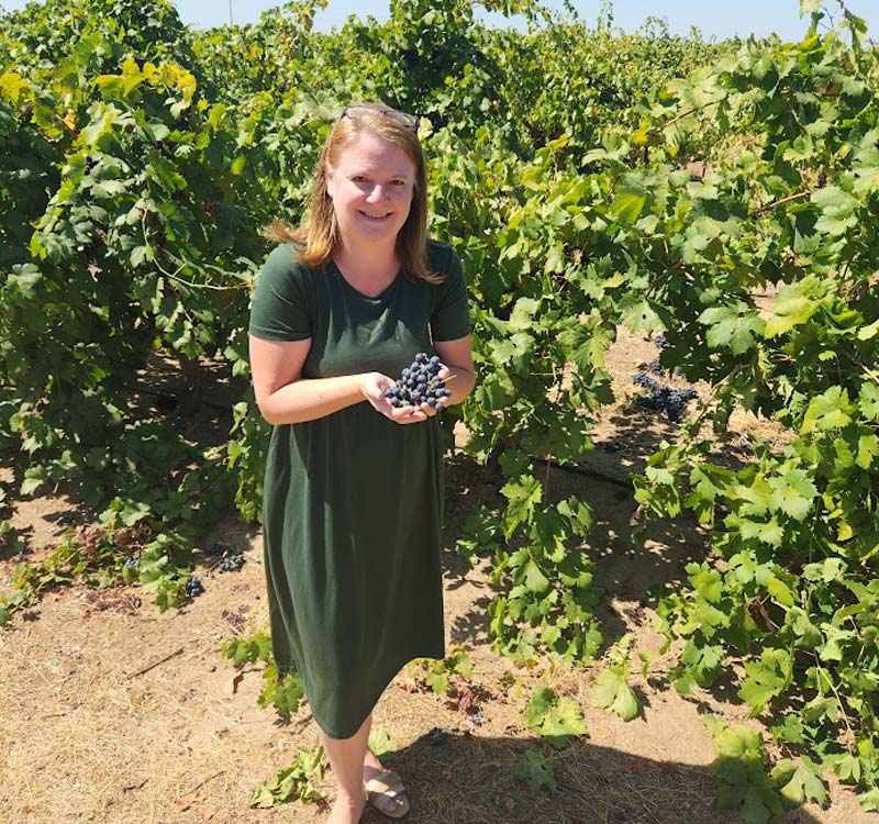Meet the Team 1 Laura among the vines
