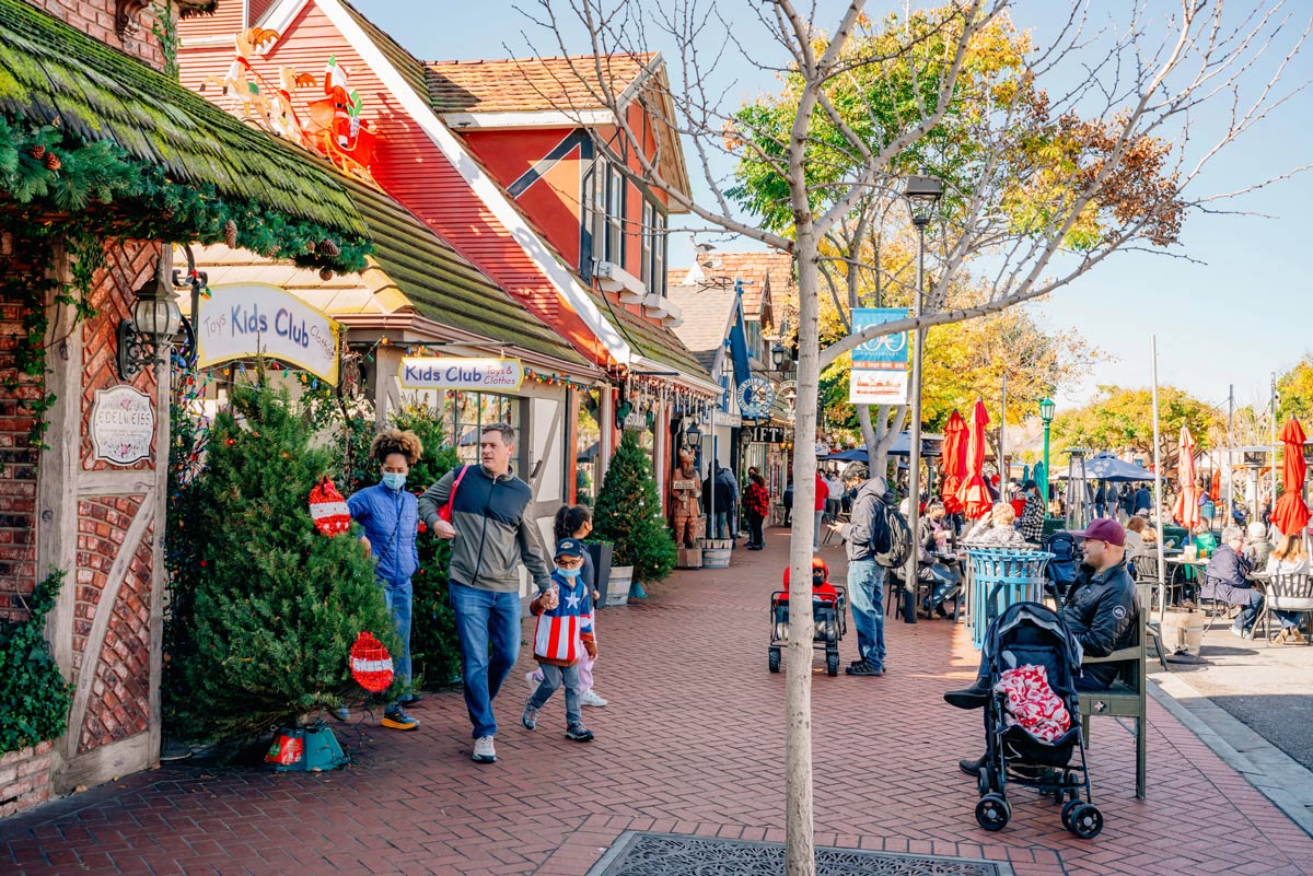 8 U.S. Towns That Come Alive at Christmas 6 Solvang, CA