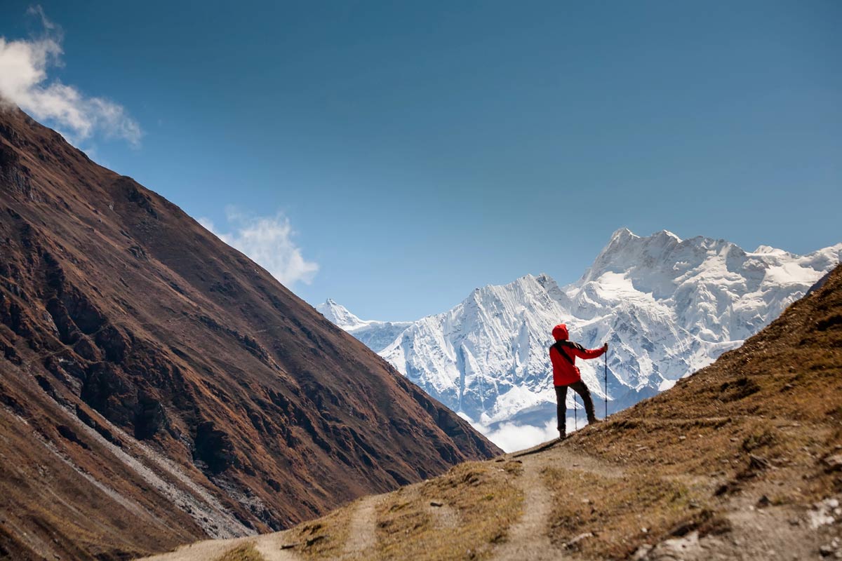 The Best Trekking Routes in Nepal for First-Time Visitors 5 Person hiking Manaslu Circuit